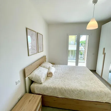 Seaside Luxury A 100m Dal Mare Apartment *
