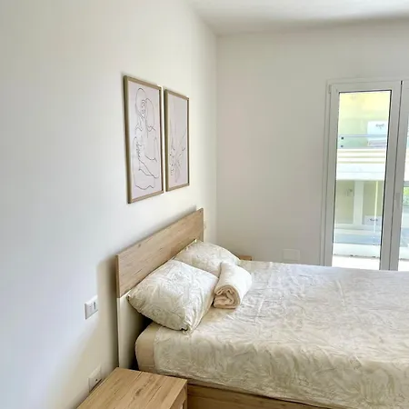 Seaside Luxury A 100m Dal Mare Apartment *