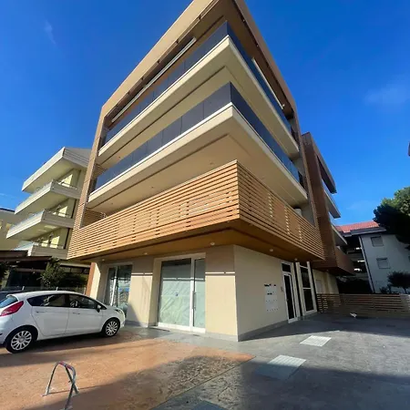 Seaside Luxury A 100m Dal Mare Apartment *